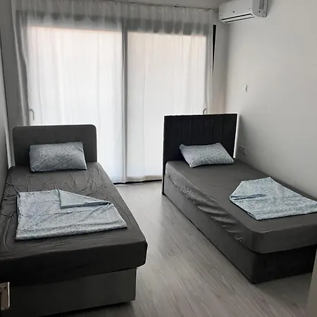 Caesar Socrates Apartment Apartmán *